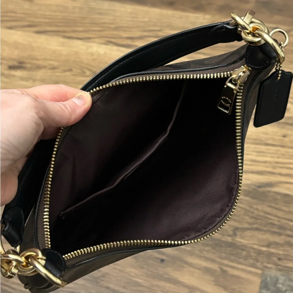 *Coach Payton Signature Canvas hobo bag CE620
